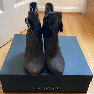 Via Spiga seude grey brown boots size 8 new